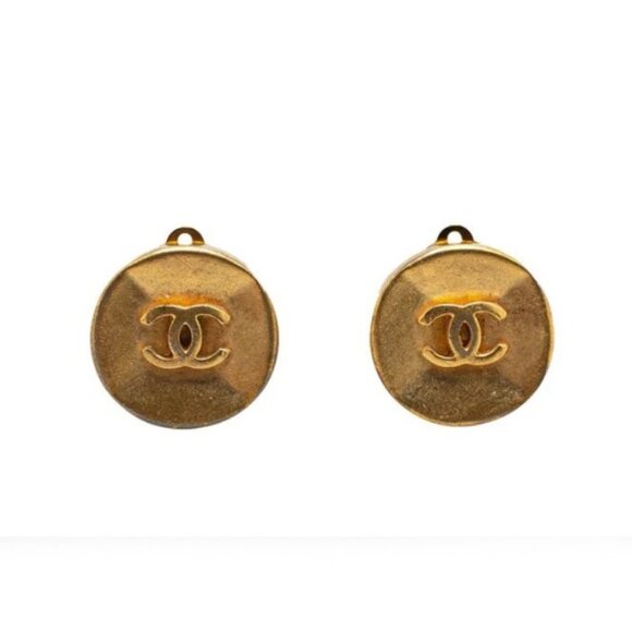 CHANEL CC Logos Round Clip-On Earrings Gold Tone 94P Auth w/Box #5092 - Picture 1 of 4
